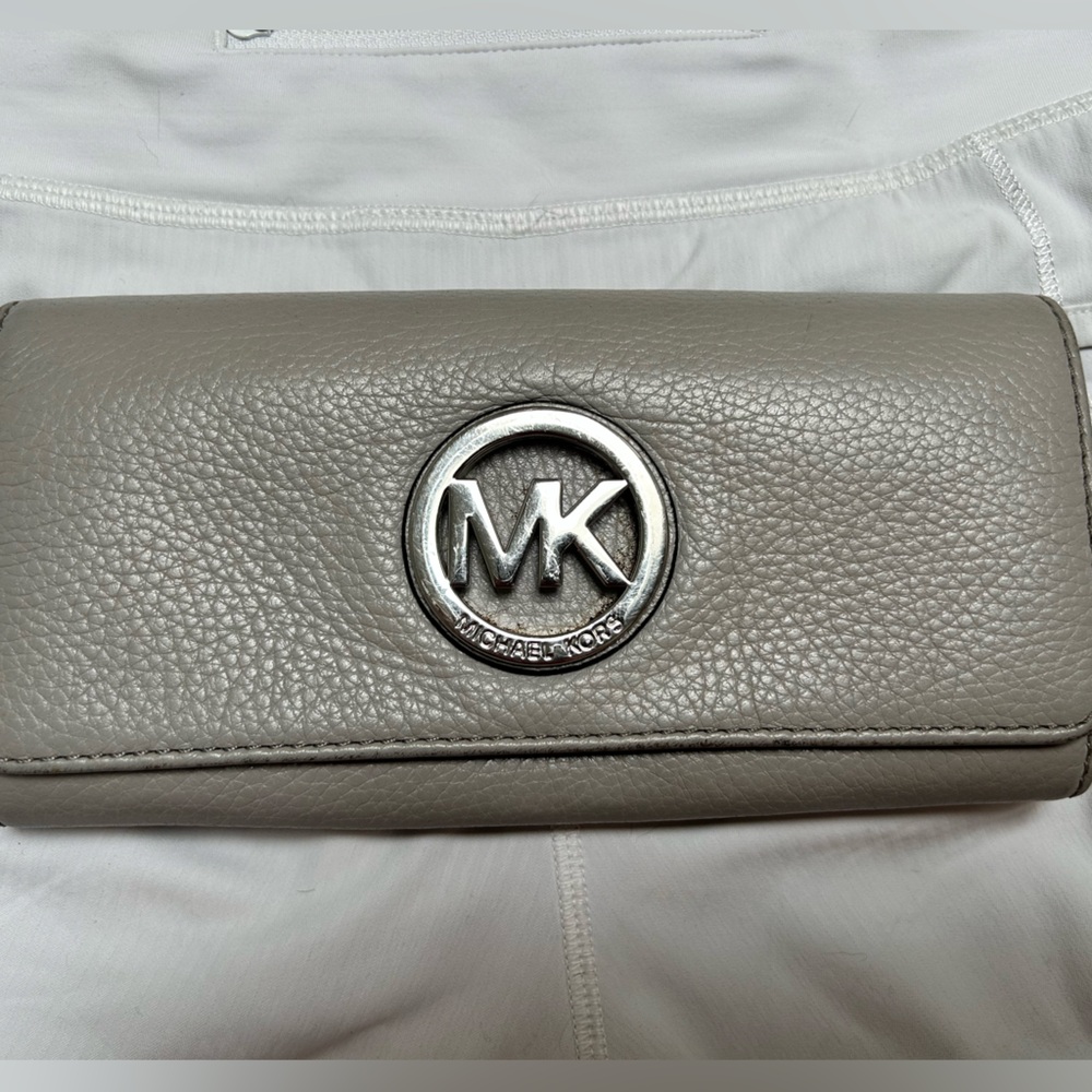 Michael Kors Fulton gray wallet